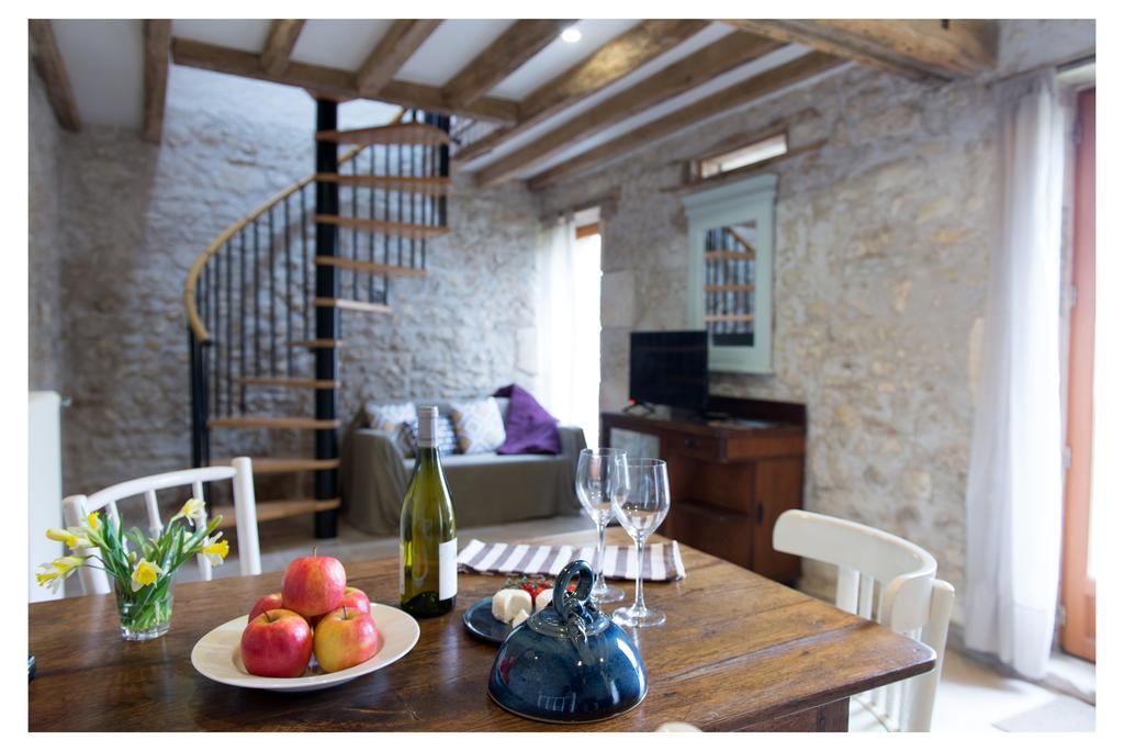 Domaine De La Grange Aux Dimes Villa Feux Eksteriør billede